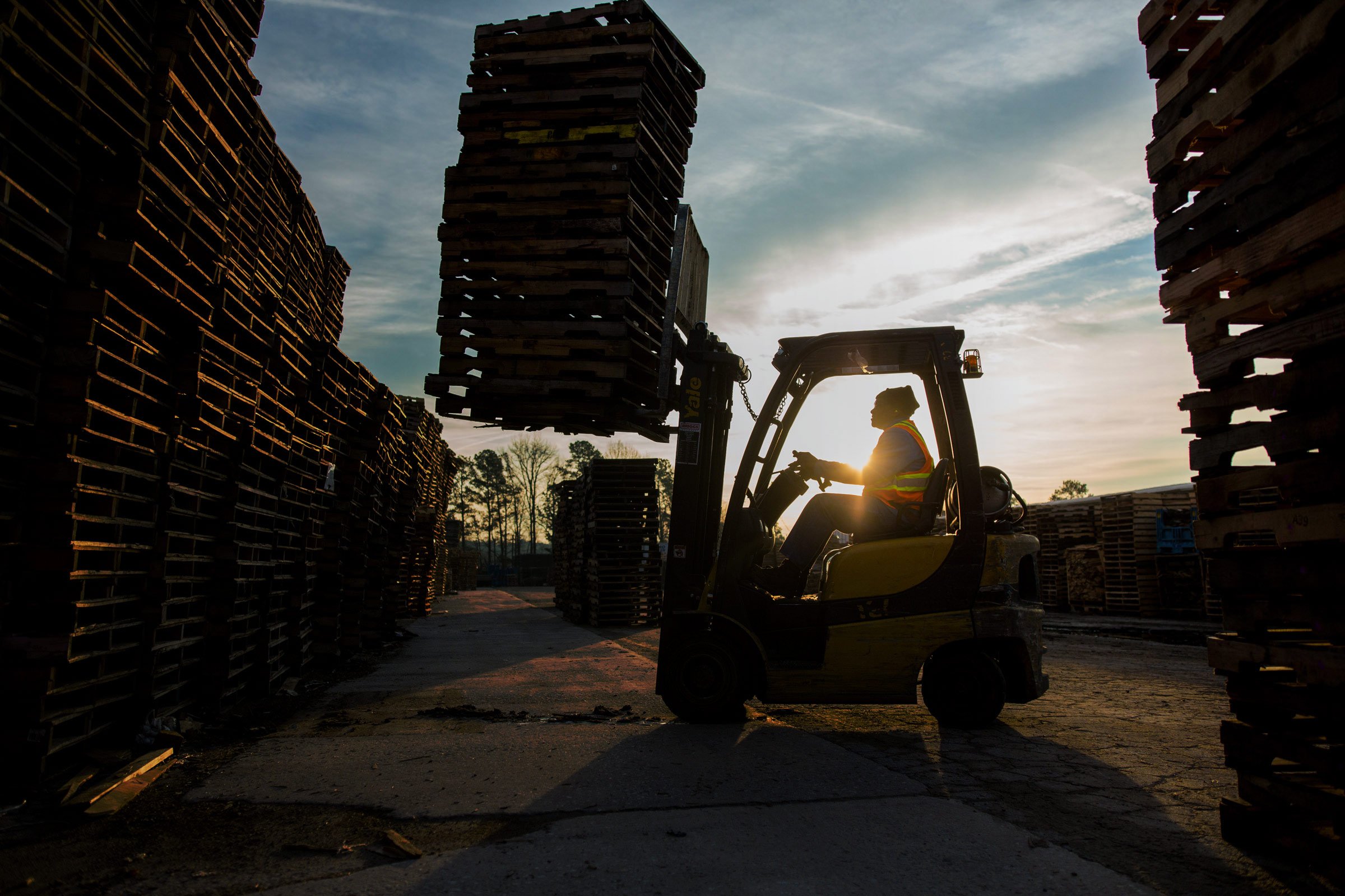 48forty_forklift01_forbg
